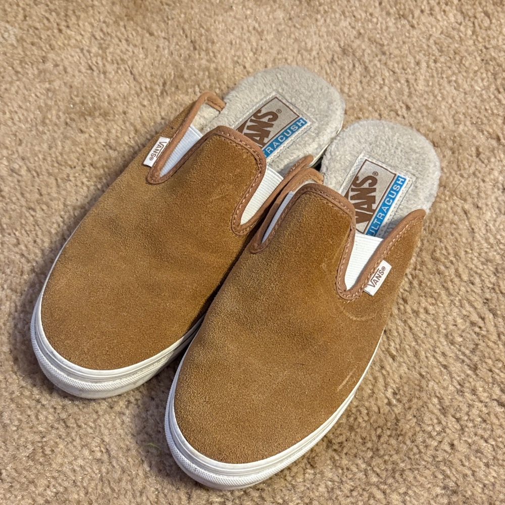 Vans ultracush Women's Tan Suede Moccasins